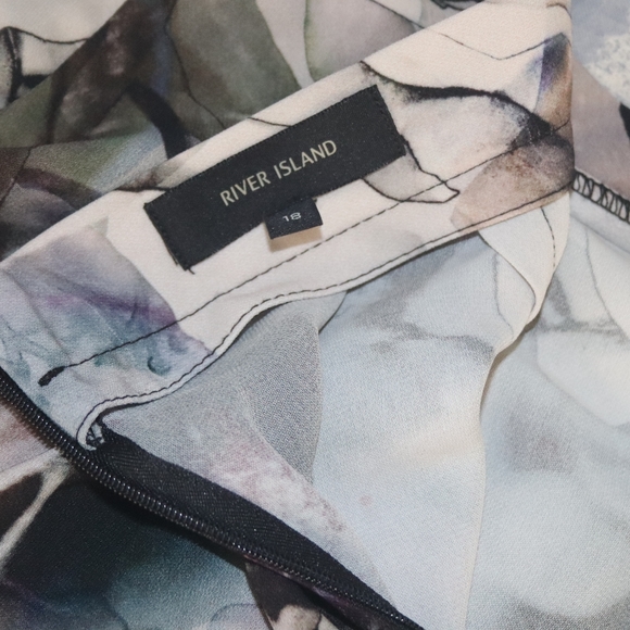 River Island Elegant Formal Shorts US 14 - Picture 2 of 5